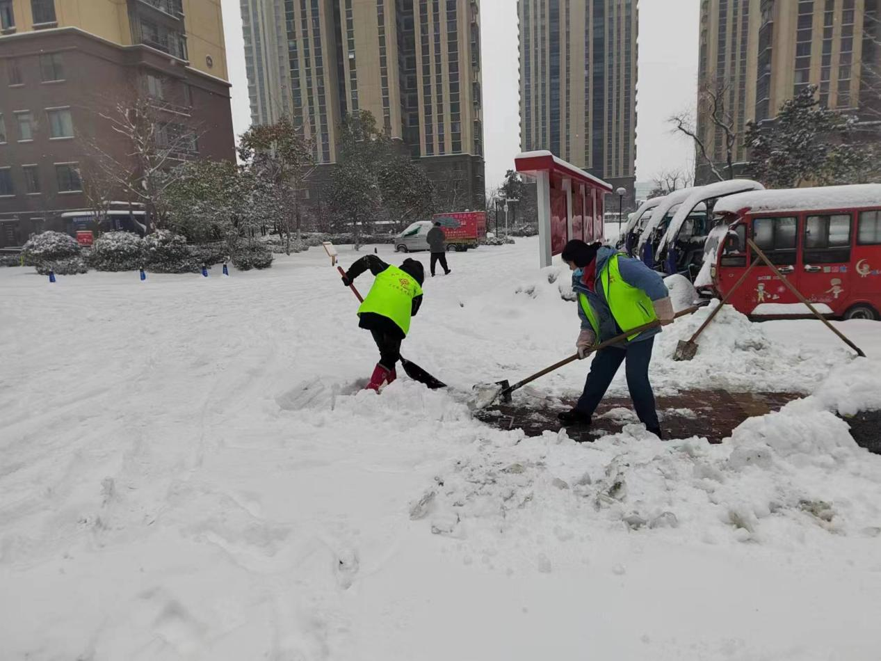 最美不過下雪天，溫暖不過物業人