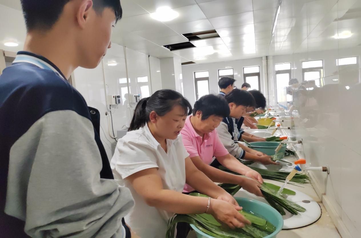 粽葉飄香寄深情，端午祝福助學子——安徽邦和物業雪楓中學項目部溫情助考活動紀實