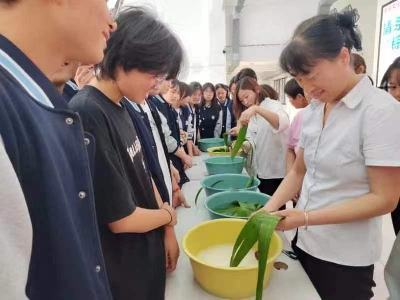 粽葉飄香寄深情，端午祝福助學子——安徽邦和物業雪楓中學項目部溫情助考活動紀實