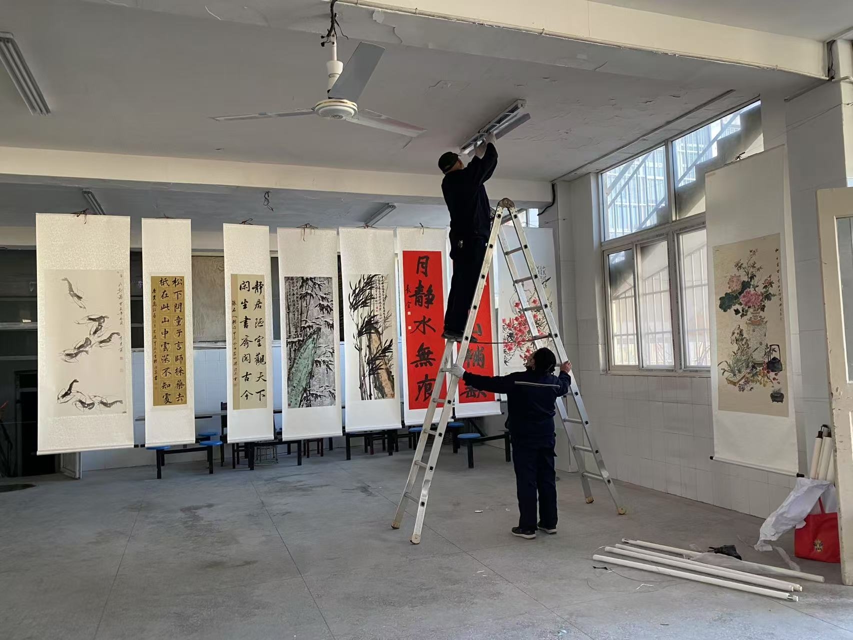 墨舞丹青映風采，邦和物業筑盛展——宿州三中項目部成功助力'墨韻丹青·知聯風采'書畫展后勤保障工作